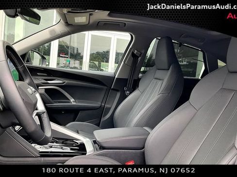 Used 2025 Audi Q5 Premium Plus w/ Premium Plus AWD/4WD image 17