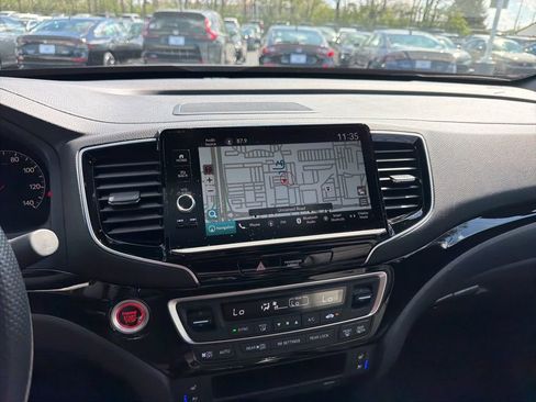 Certified 2024 Honda Ridgeline Black Edition image 15