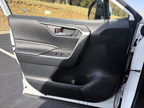 Certified 2023 Toyota RAV4 XLE Premium image 8