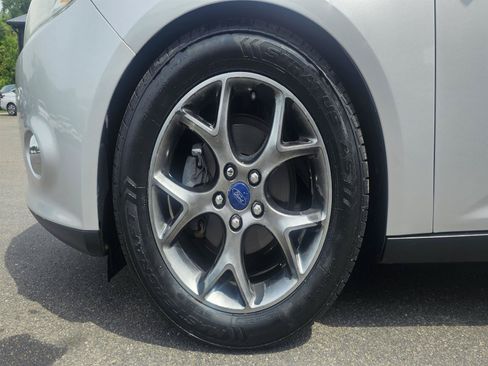 Used 2014 Ford Focus SE w/ Equipment Group 201A FWD image 11