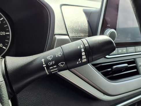 Used 2024 Nissan Altima 2.5 SR image 18