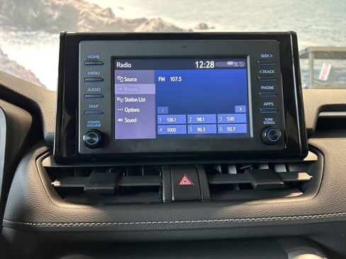 Used 2019 Toyota RAV4 LE image 78