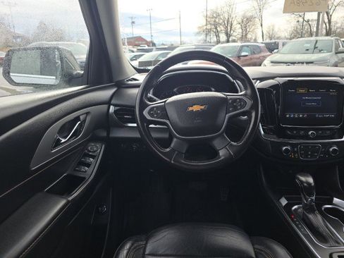 Used 2021 Chevrolet Traverse LT w/ LPO, Blackout Package image 20