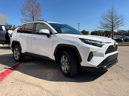 Used 2025 Toyota RAV4 XLE w/ Weather Package image 4