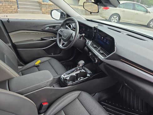 Used 2024 Chevrolet Trax ACTIV FWD image 37