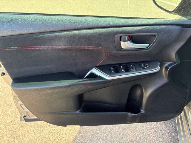 Used 2015 Toyota Camry XSE w/ Moonroof Package FWD image 13