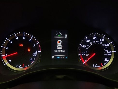 Used 2021 Toyota Highlander L FWD image 23