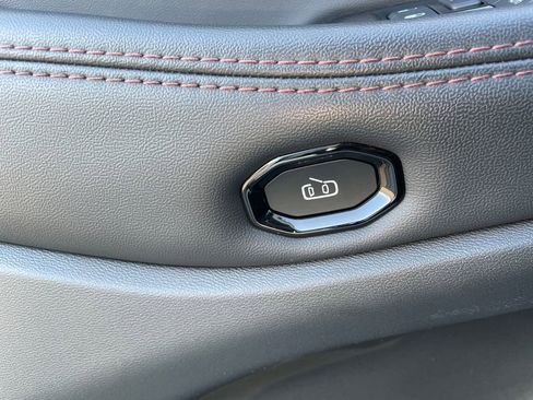 Used 2025 Jeep Wagoneer S Launch Edition w/ Trailer Tow Group image 40