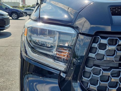 Used 2018 Toyota Tundra Platinum AWD/4WD image 9