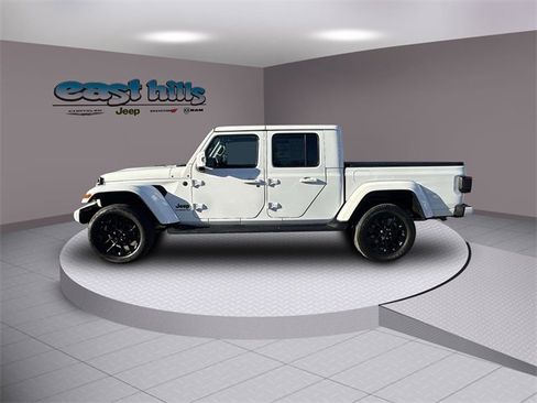 Certified 2022 Jeep Gladiator Overland image 6