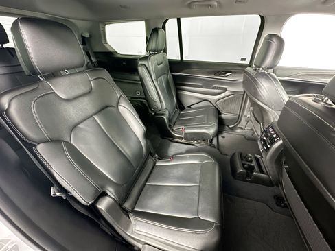 Used 2023 Jeep Grand Cherokee L Limited w/ Black Appearance Package image 28