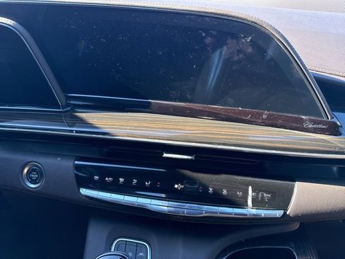 Used 2022 Cadillac Escalade ESV Sport w/ Touring Package image 10