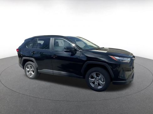 Used 2025 Toyota RAV4 XLE w/ Convenience Package image 2