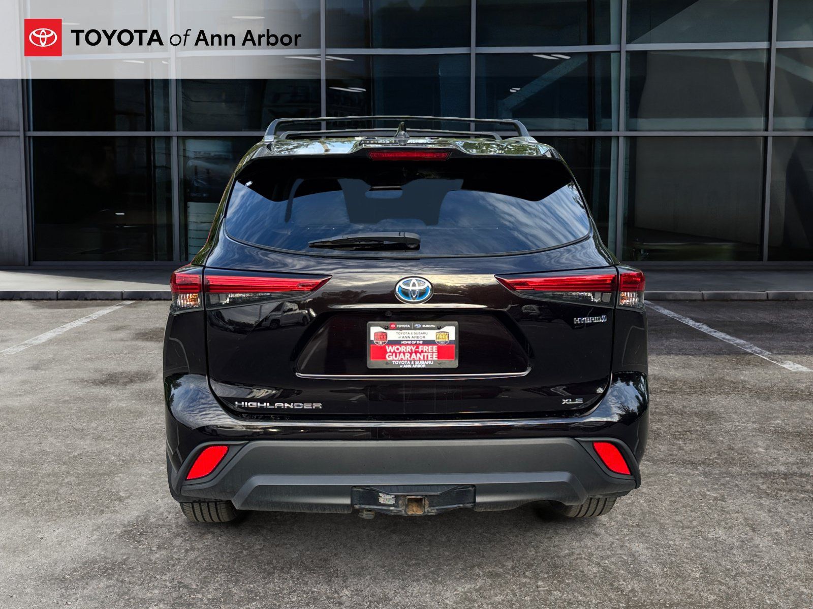 Used 2022 Toyota Highlander XLE AWD/4WD image 11