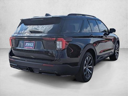 Used 2025 Ford Explorer ST-Line image 5