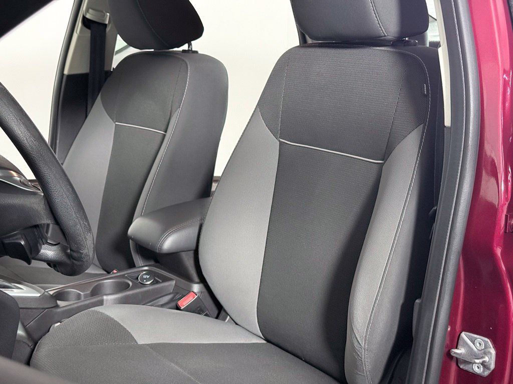 Used 2014 Ford Focus SE FWD image 20