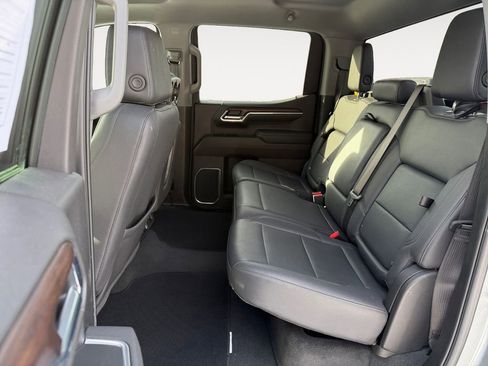 Used 2025 GMC Sierra 1500 SLT image 29
