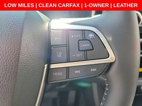 Used 2026 Toyota Highlander Limited AWD/4WD image 32