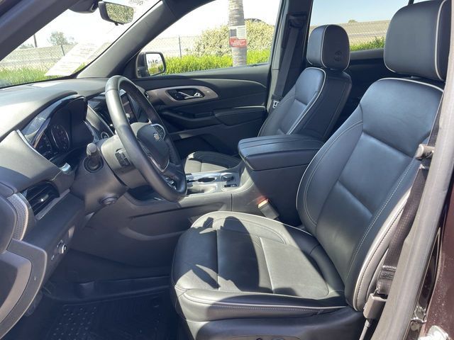 Used 2023 Chevrolet Traverse Premier FWD image 19