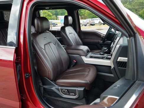 Used 2016 Ford F150 Platinum w/ Equipment Group 701A Luxury AWD/4WD image 13
