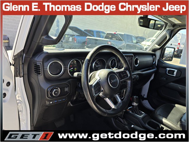 Used 2023 Jeep Wrangler Unlimited Sahara w/ Cold Weather Group AWD/4WD image 15