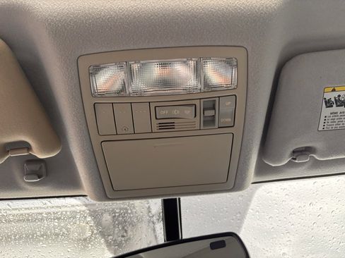 Used 2013 Toyota Venza XLE image 23