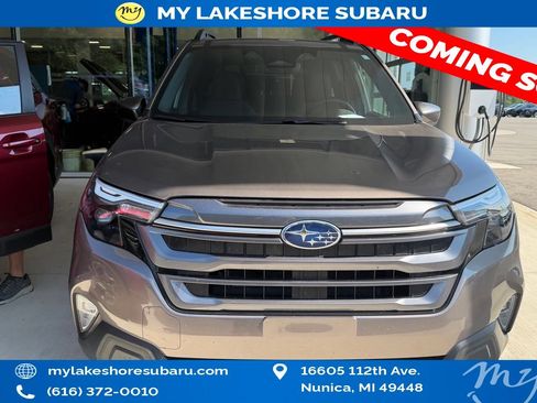 Used 2025 Subaru Forester Premium AWD/4WD image 2