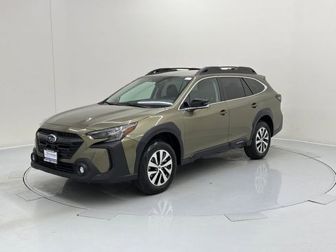 Used 2025 Subaru Outback Premium w/ Popular Package #1A image 2