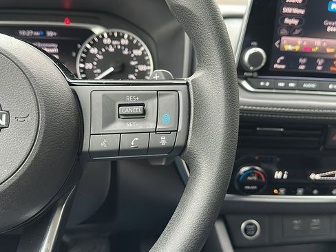 Certified 2022 Nissan Rogue SV image 15