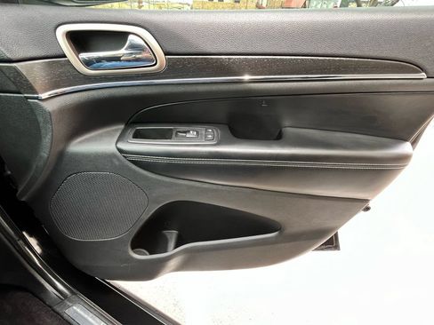 Used 2016 Jeep Grand Cherokee Limited AWD/4WD image 22