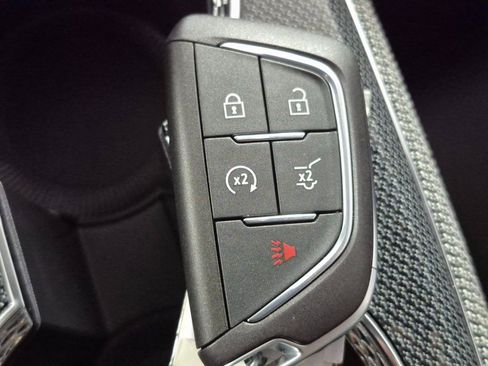 New 2026 Cadillac Optiq Luxury 1 image 28