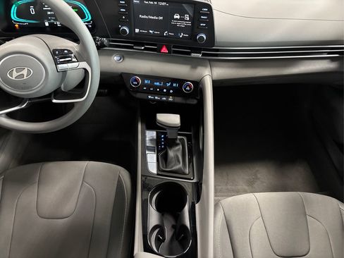 New 2026 Hyundai Elantra Hybrid FWD image 12
