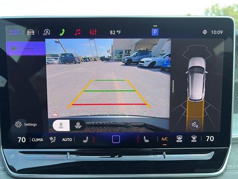 New 2026 Volkswagen Tiguan SE R-Line FWD image 21