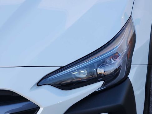 Certified 2025 Subaru Outback Premium image 9