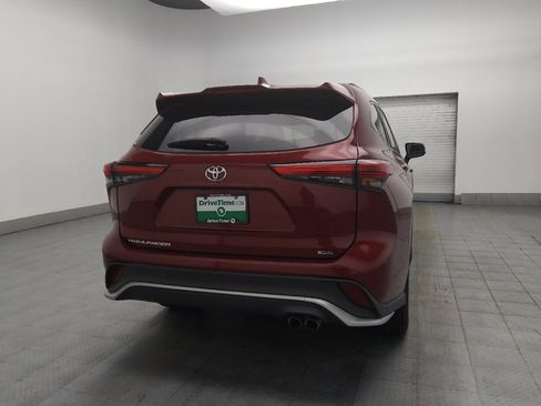Used 2021 Toyota Highlander XSE FWD image 7