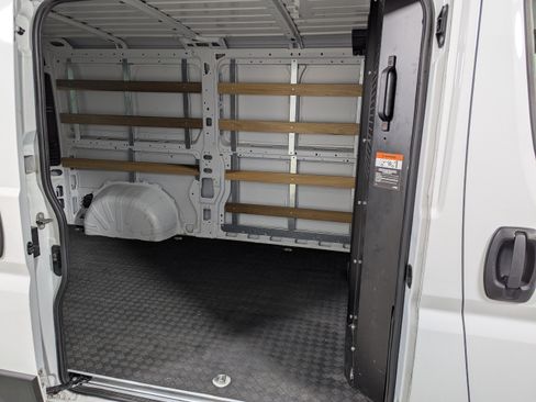 Used 2025 RAM ProMaster 2500 w/ U-Haul Equipment Group FWD image 18