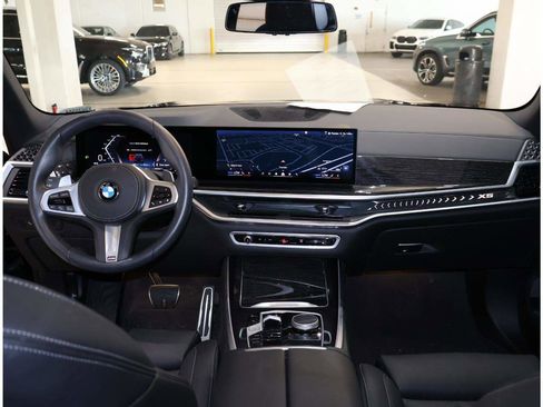 Used 2025 BMW X5 sDrive40i w/ M Sport Package RWD image 15