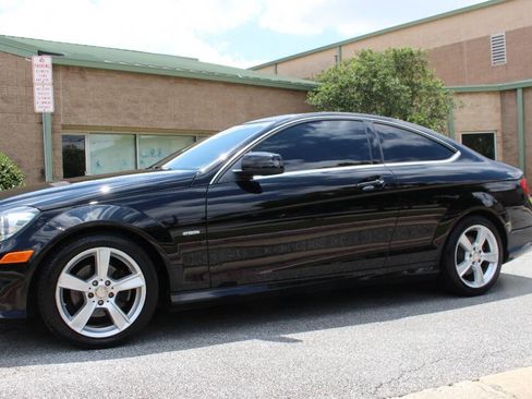 Used 2012 Mercedes-Benz C 250 Coupe image 5
