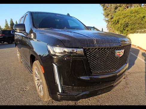 Used 2023 Cadillac Escalade Sport w/ LPO, Illumination Package image 4