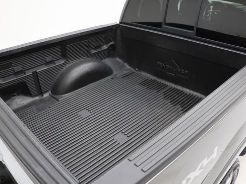 Used 2014 Ford F150 Platinum image 12