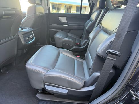 Certified 2025 Ford Expedition Active AWD/4WD image 5