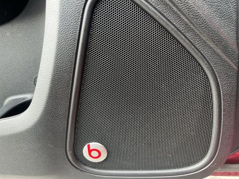 Used 2018 Chrysler 300 Touring L image 23