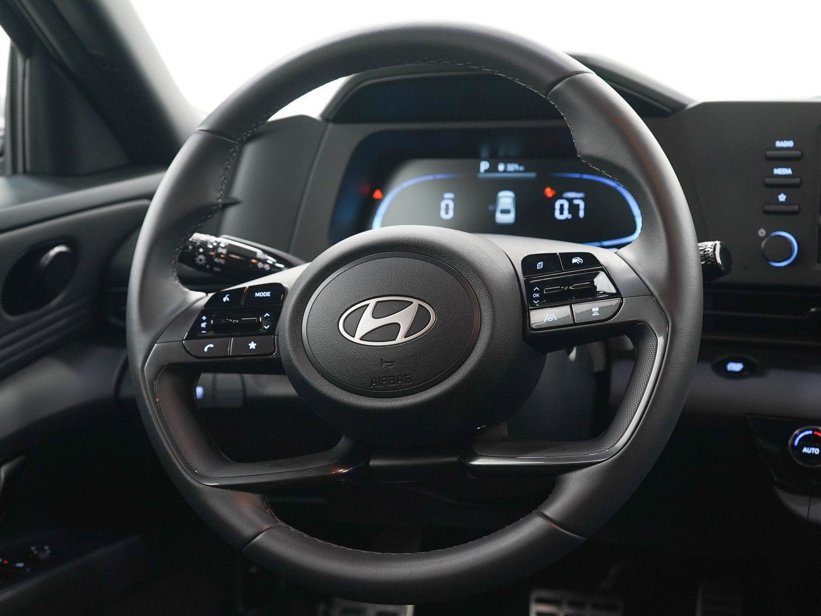 Certified 2026 Hyundai Elantra SEL Sport Premium FWD image 15