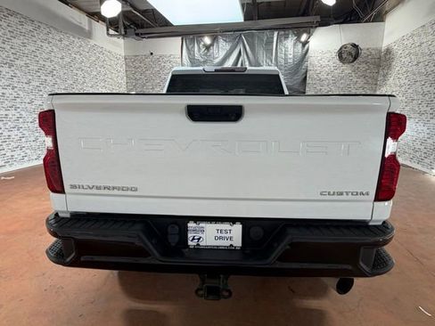 Used 2022 Chevrolet Silverado 2500 Custom w/ Custom Value Package AWD/4WD image 5