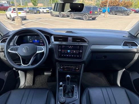 Used 2022 Volkswagen Tiguan SE AWD/4WD image 13