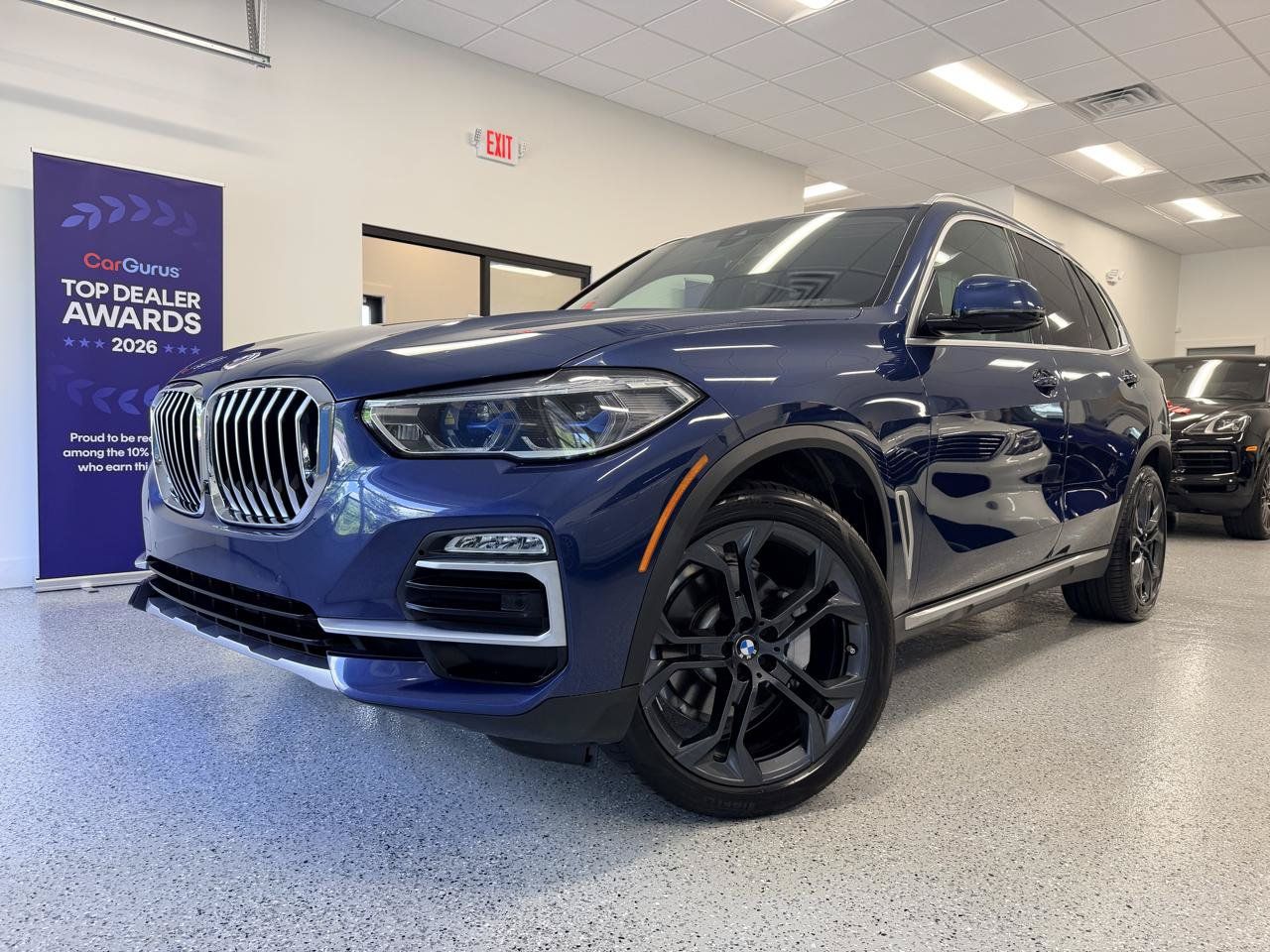 Used 2019 BMW X5 xDrive40i w/ Executive Package AWD/4WD image 2