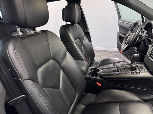 Used 2018 Porsche Macan S image 55