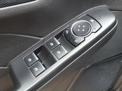 Certified 2025 Ford Escape ST-Line AWD/4WD image 17
