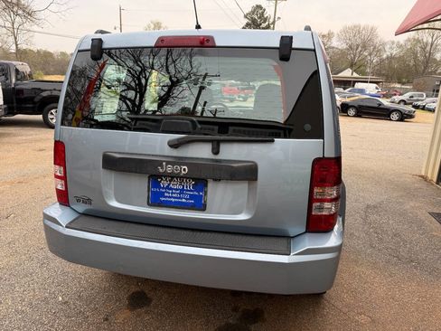 Used 2012 Jeep Liberty Sport image 5