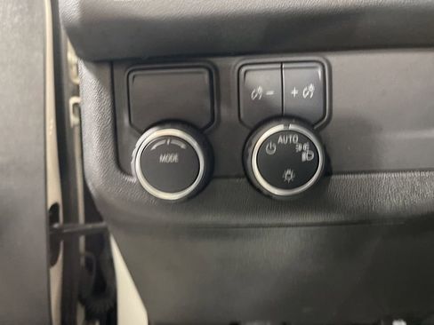 Used 2023 Chevrolet Suburban LT image 27